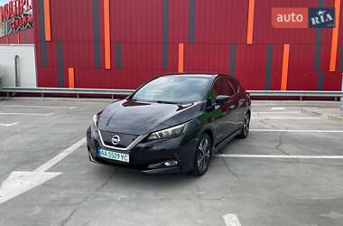 Хэтчбек Nissan Leaf 2018 в Киеве