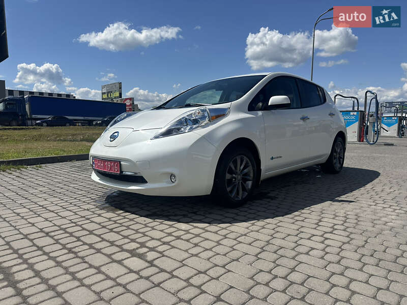 Хэтчбек Nissan Leaf 2014 в Львове