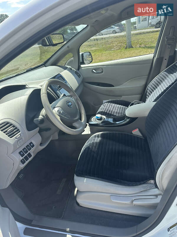 Хэтчбек Nissan Leaf 2014 в Львове