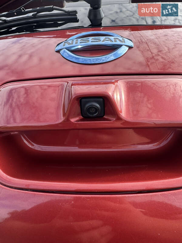 Хэтчбек Nissan Leaf 2015 в Киеве