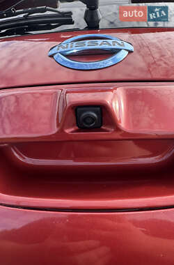 Хэтчбек Nissan Leaf 2015 в 