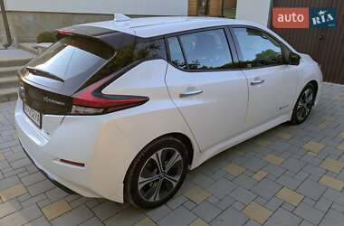 Хэтчбек Nissan Leaf 2018 в 