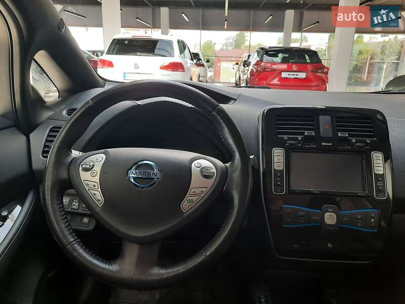 Хэтчбек Nissan Leaf 2017 в Хмельницком