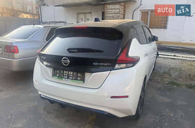 Хэтчбек Nissan Leaf 2017 в Николаеве
