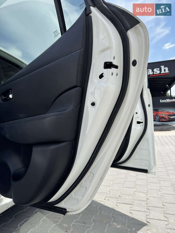 Хэтчбек Nissan Leaf 2017 в Луцке