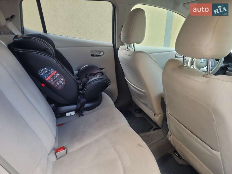 Хэтчбек Nissan Leaf 2012 в Луцке