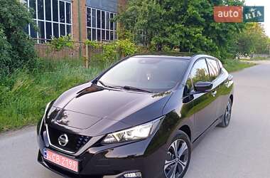 Хетчбек Nissan Leaf 2019 в Чернівцях