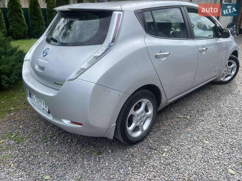 Хэтчбек Nissan Leaf 2013 в Львове