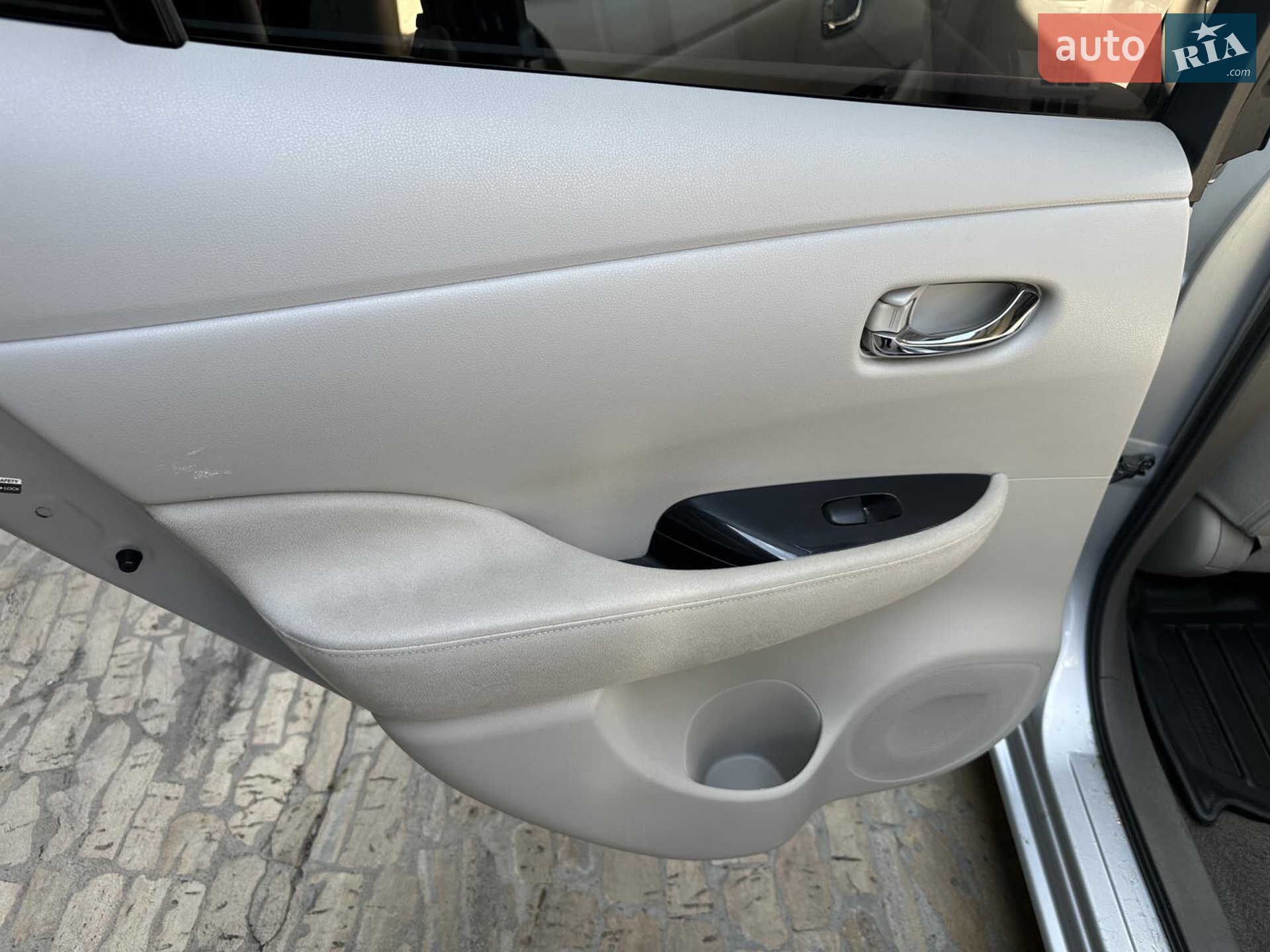 2011 Nissan Leaf - мініатюра 13
