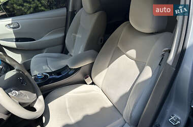 Хэтчбек Nissan Leaf 2011 в 