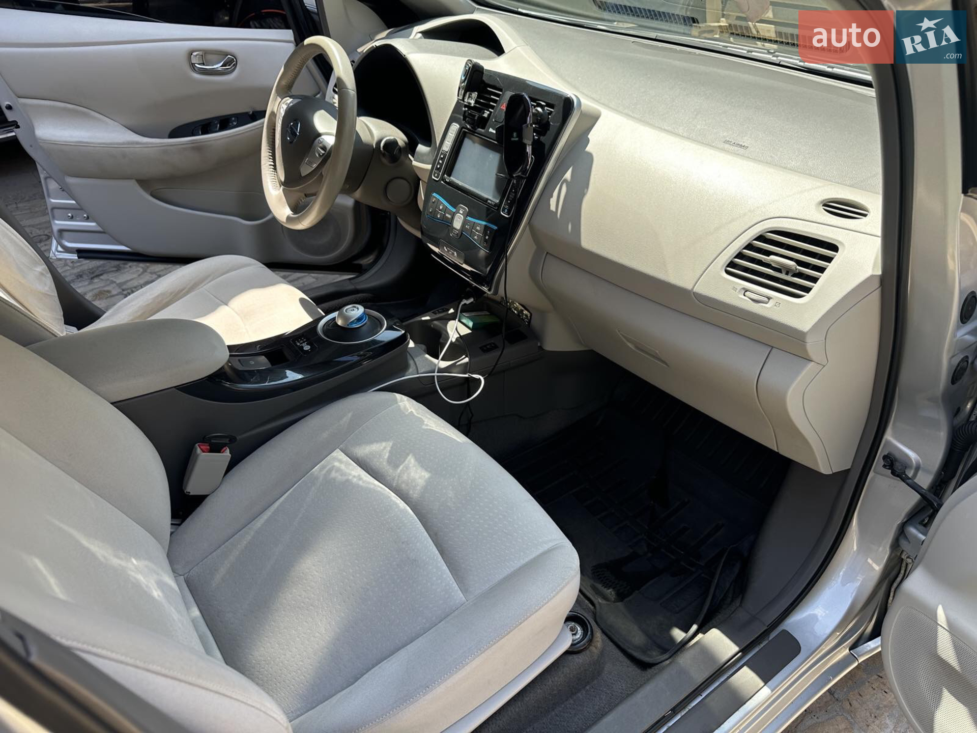 2011 Nissan Leaf - мініатюра 24
