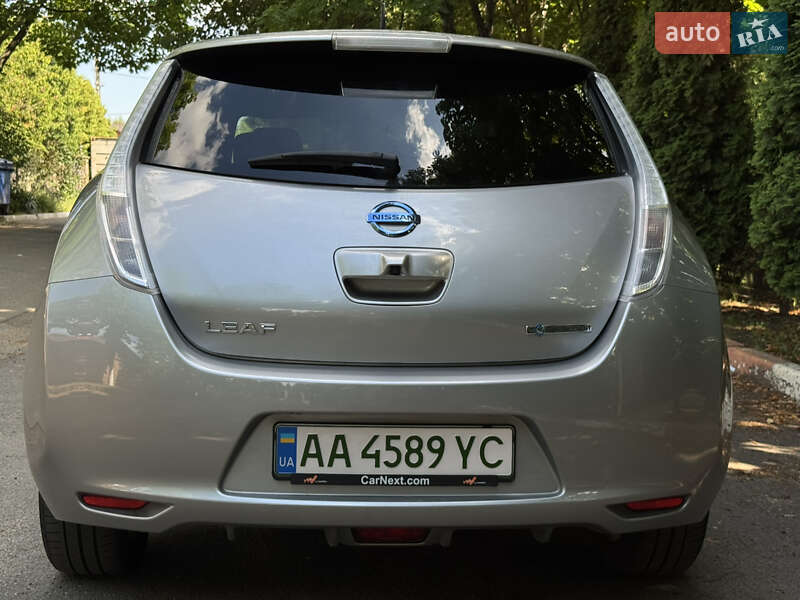 Хетчбек Nissan Leaf 2016 в Гатне
