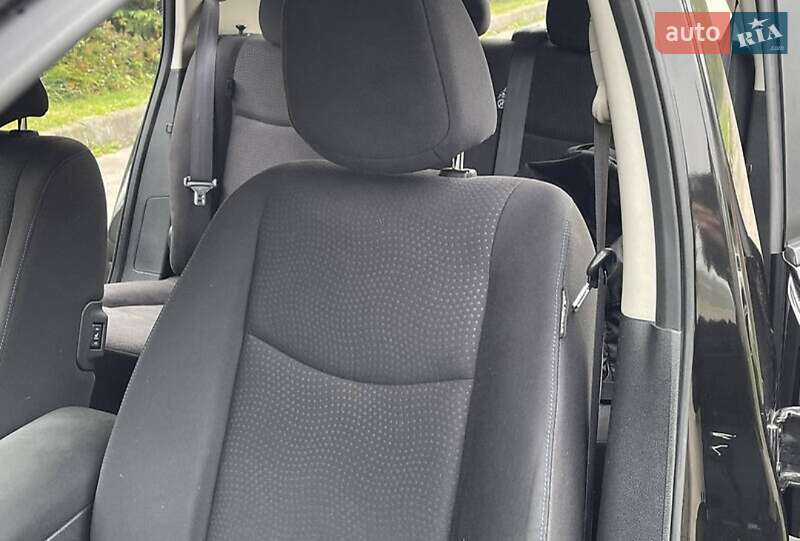 Хэтчбек Nissan Leaf 2014 в Киеве