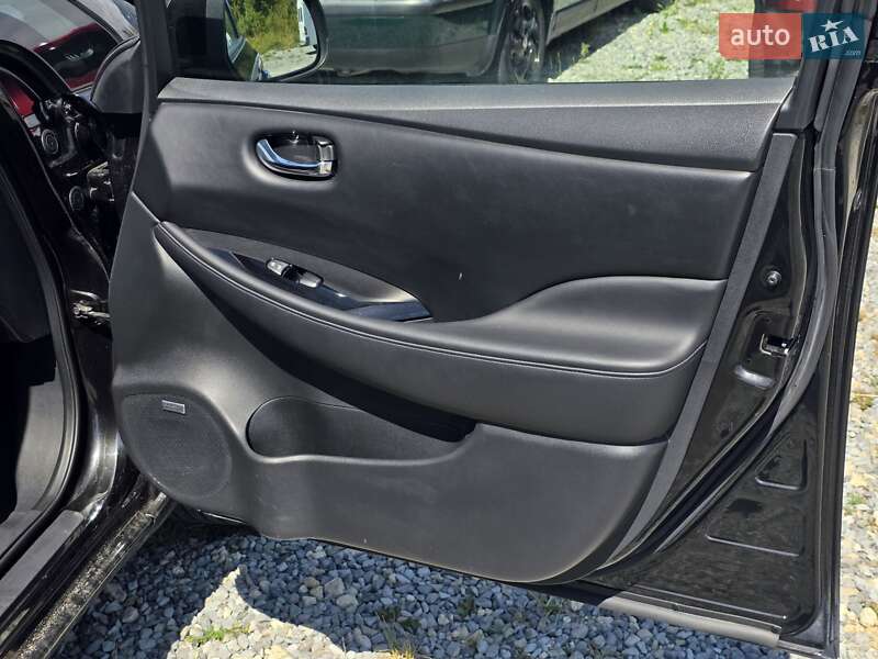 Хэтчбек Nissan Leaf 2015 в Тернополе