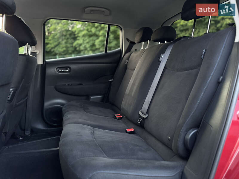 Хэтчбек Nissan Leaf 2015 в Луцке