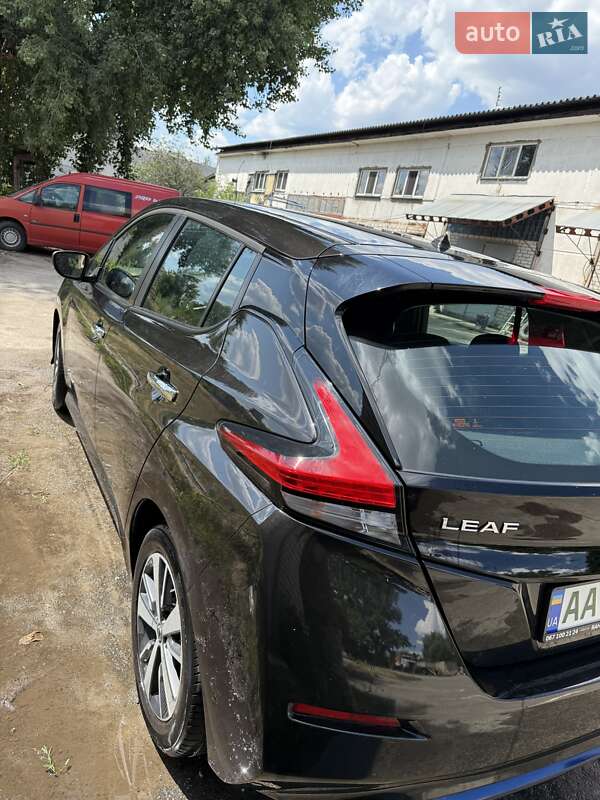 Хэтчбек Nissan Leaf 2019 в Киеве
