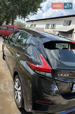 Хэтчбек Nissan Leaf 2019 в 