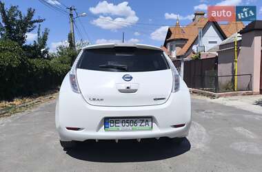 Хэтчбек Nissan Leaf 2016 в 
