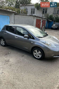 Хетчбек Nissan Leaf 2014 в 