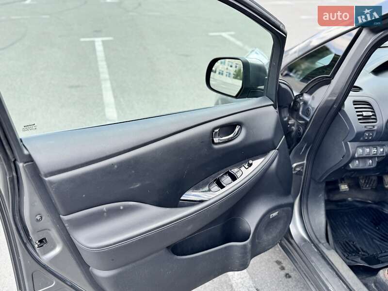 Хетчбек Nissan Leaf 2014 в Києві