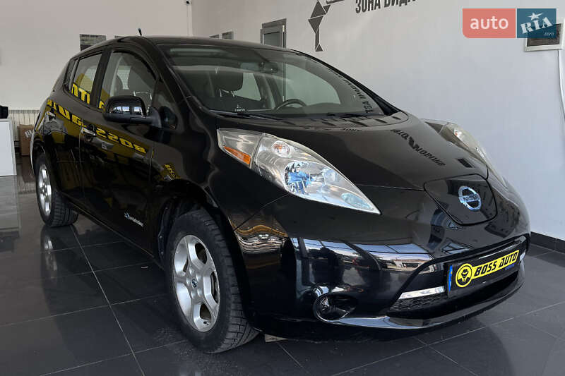 Хэтчбек Nissan Leaf 2013 в 