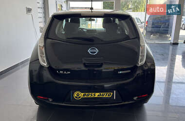 Хэтчбек Nissan Leaf 2013 в 