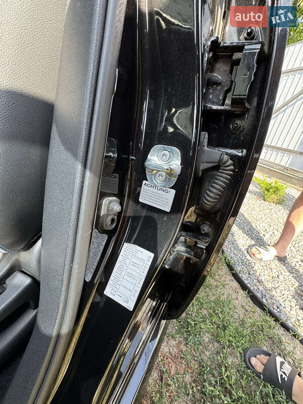 Хэтчбек Nissan Leaf 2019 в Днепре
