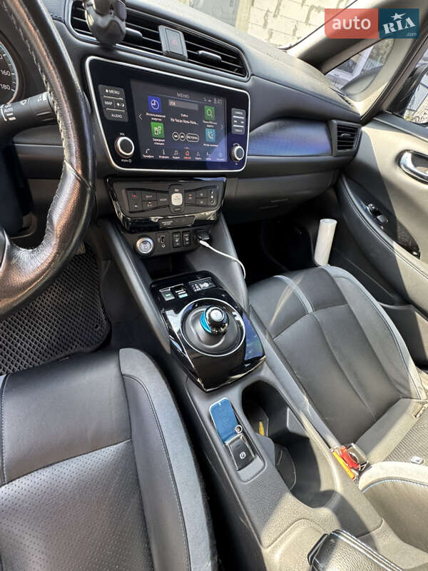 Хэтчбек Nissan Leaf 2019 в Днепре