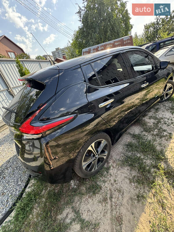 Хэтчбек Nissan Leaf 2019 в Днепре