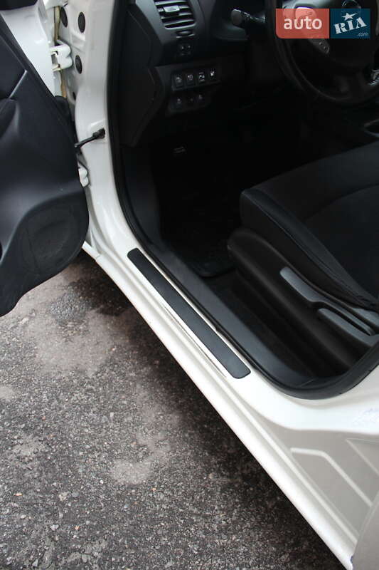 Хетчбек Nissan Leaf 2014 в Тернополі