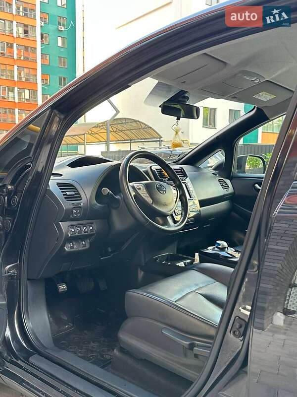 Хетчбек Nissan Leaf 2014 в Житомирі