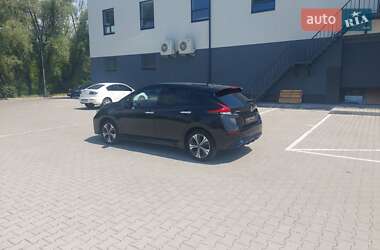 Хэтчбек Nissan Leaf 2020 в 