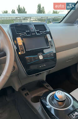 Хетчбек Nissan Leaf 2012 в 