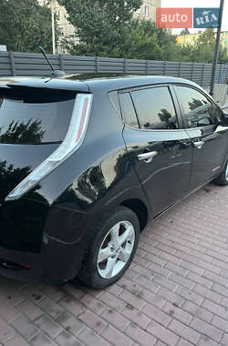 Хетчбек Nissan Leaf 2012 в 