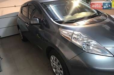 Хэтчбек Nissan Leaf 2014 в 