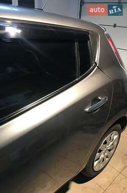 Хэтчбек Nissan Leaf 2014 в 