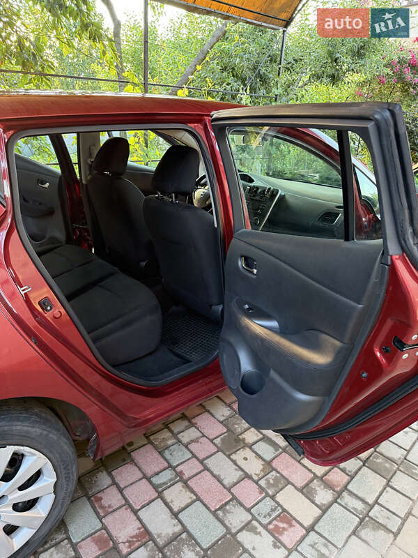 Хэтчбек Nissan Leaf 2015 в Виннице