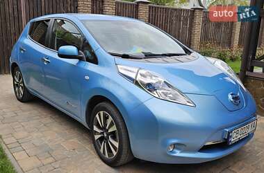 Хэтчбек Nissan Leaf 2015 в Чернигове