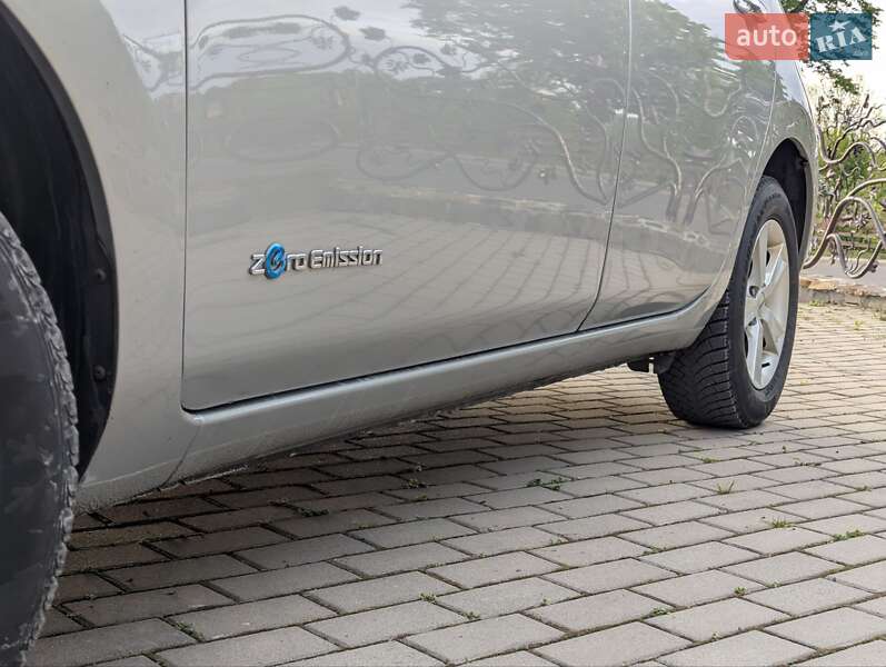 Хэтчбек Nissan Leaf 2013 в Дрогобыче