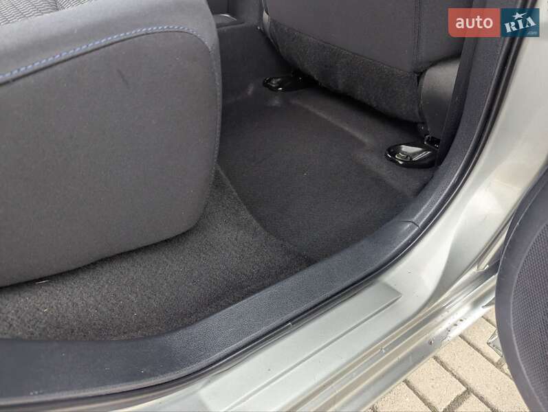 Хэтчбек Nissan Leaf 2013 в Дрогобыче