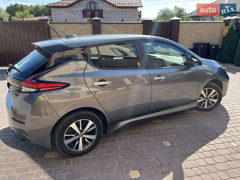 Хетчбек Nissan Leaf 2021 в Вінниці