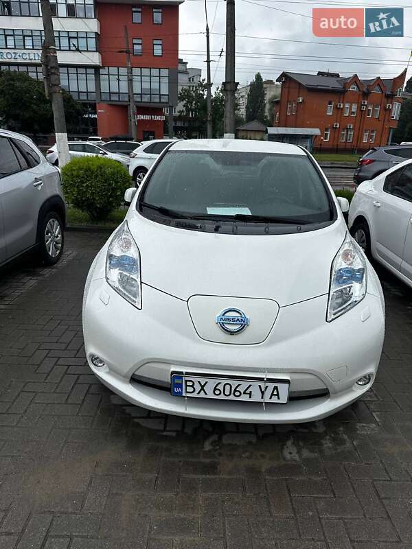 Хэтчбек Nissan Leaf 2017 в Хмельницком