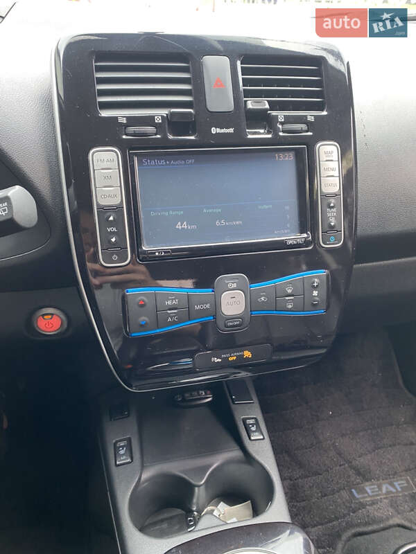 Хетчбек Nissan Leaf 2013 в Луцьку