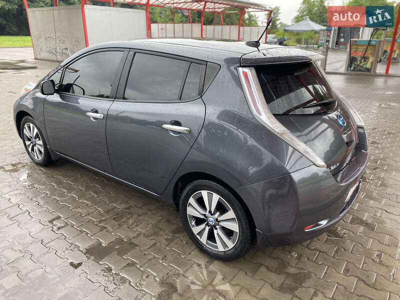 Хетчбек Nissan Leaf 2013 в Луцьку