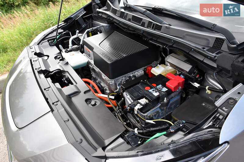 Хэтчбек Nissan Leaf 2018 в Дрогобыче