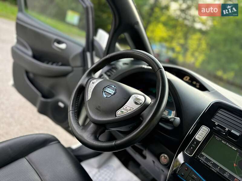 Хетчбек Nissan Leaf 2016 в Трускавці