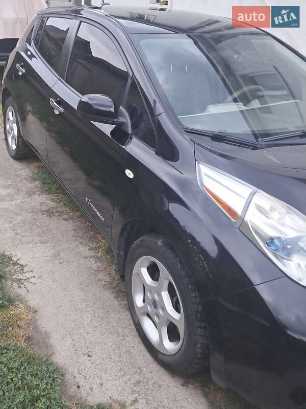 Хетчбек Nissan Leaf 2011 в Черкасах фото 4 Хетчбек Nissan Leaf 2011 в Черкасах