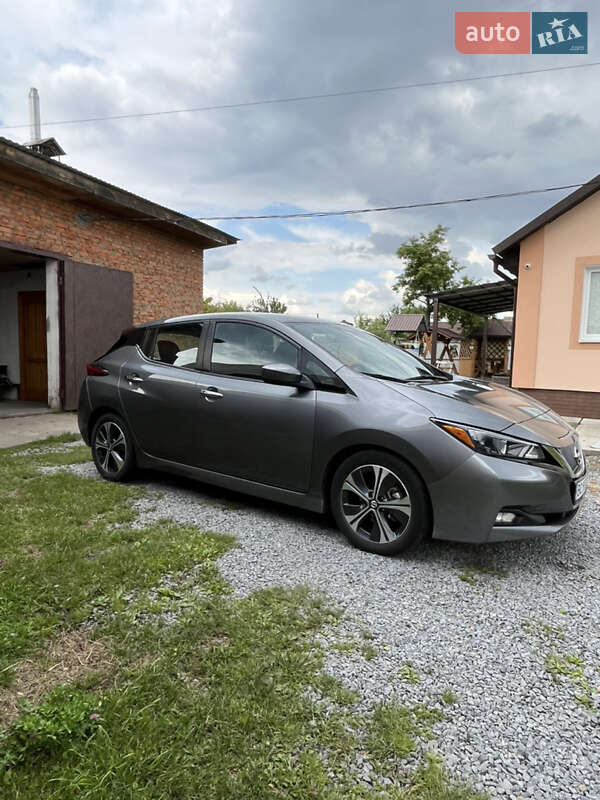 Хэтчбек Nissan Leaf 2019 в Шептицькому