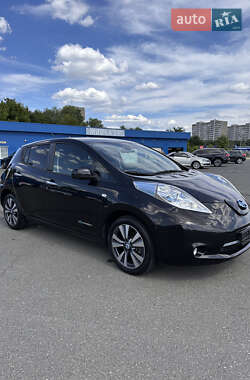 Хэтчбек Nissan Leaf 2014 в 