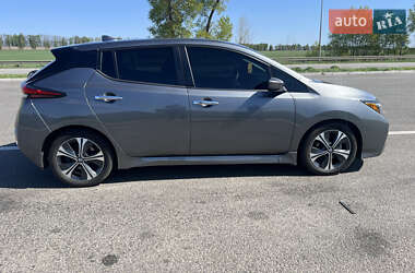 Хэтчбек Nissan Leaf 2022 в 